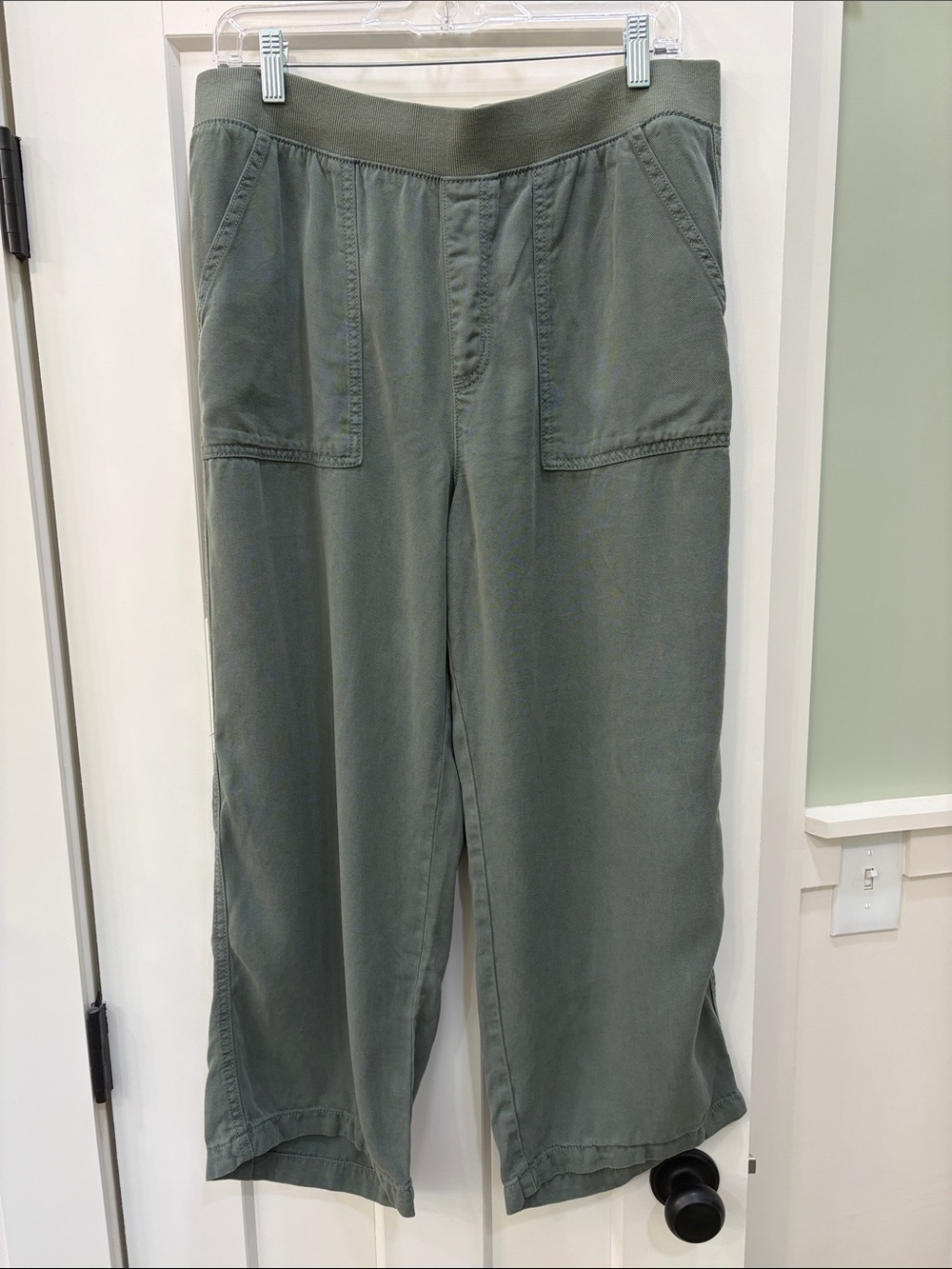 Women’s Wide-Leg Utility Pants in Olive Green